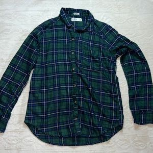 Hollister plaid button down‎